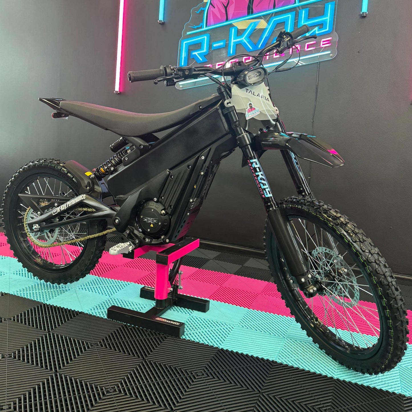 Talaria xXx in Black 2024