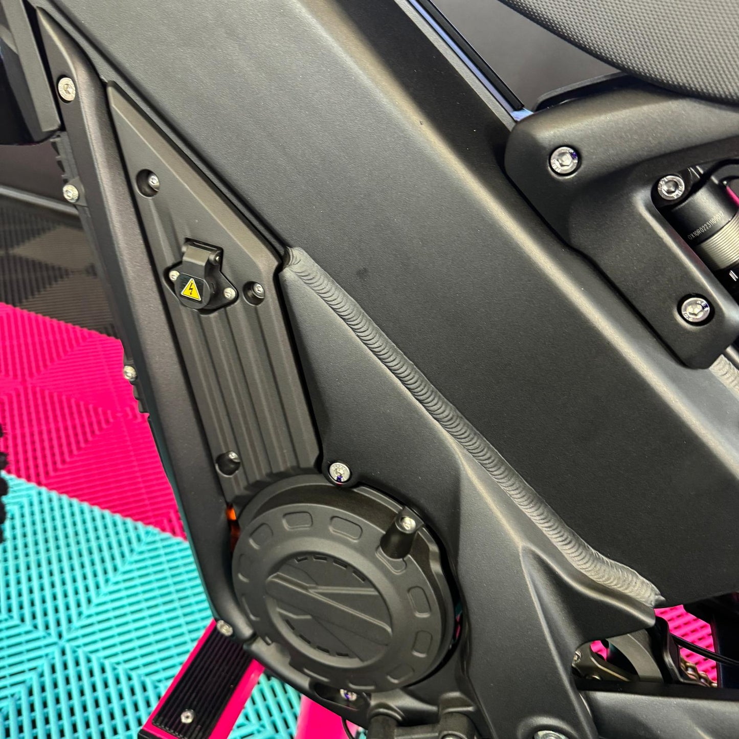 Talaria xXx in Black 2024