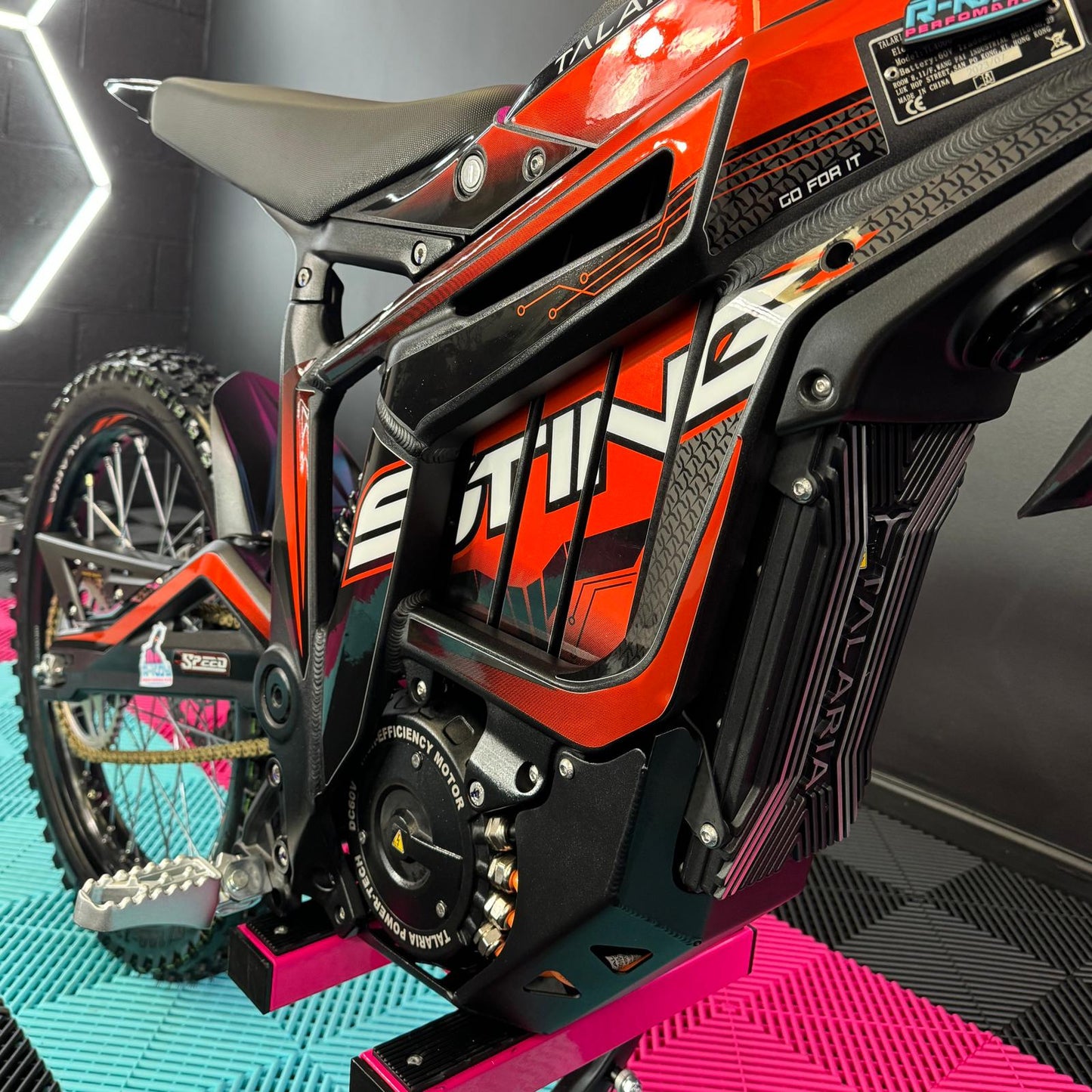 Talaria Sting R TL4000 in Red