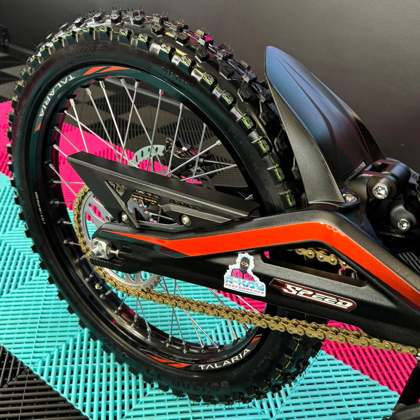 Talaria Sting R TL4000 in Red