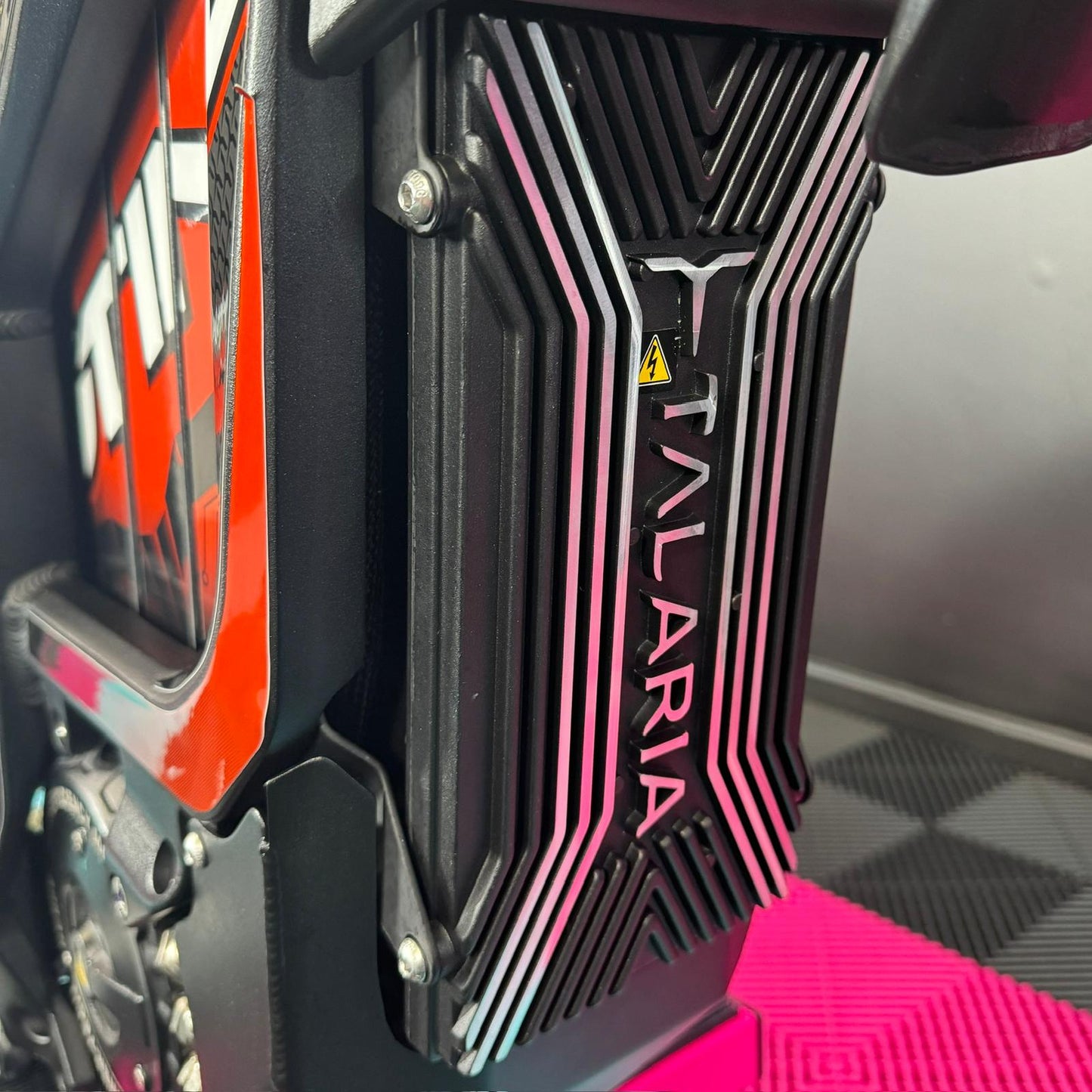 Talaria Sting R TL4000 in Red