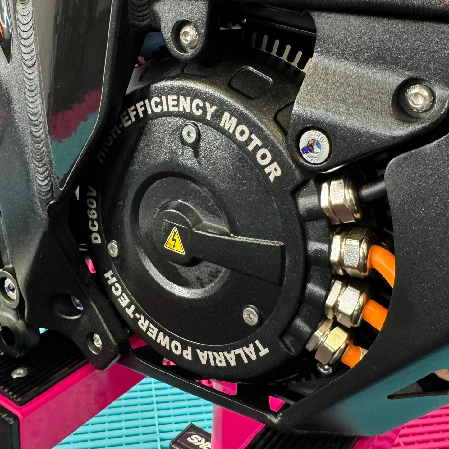 Talaria Sting R TL4000 in Red