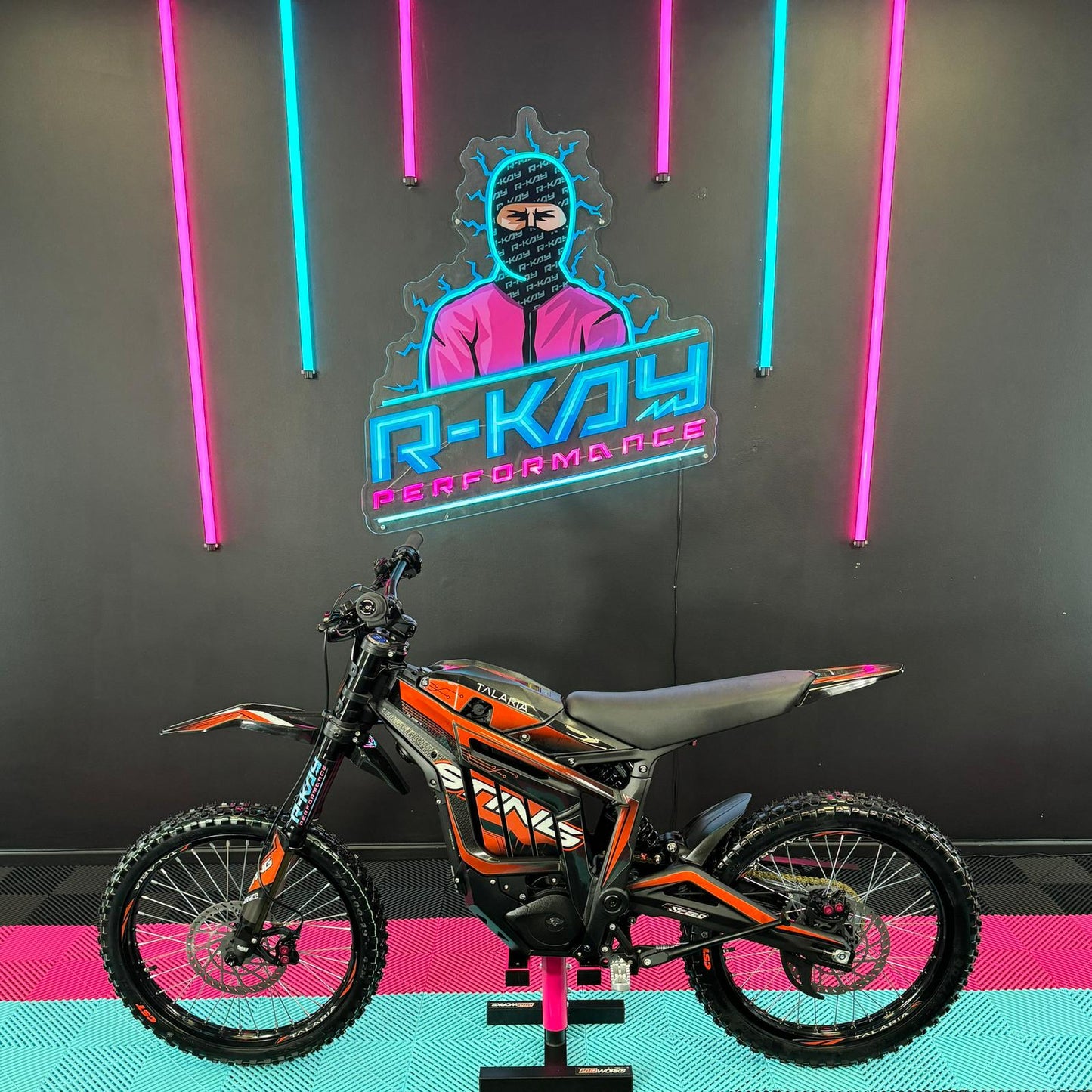 Talaria Sting R TL4000 in Red