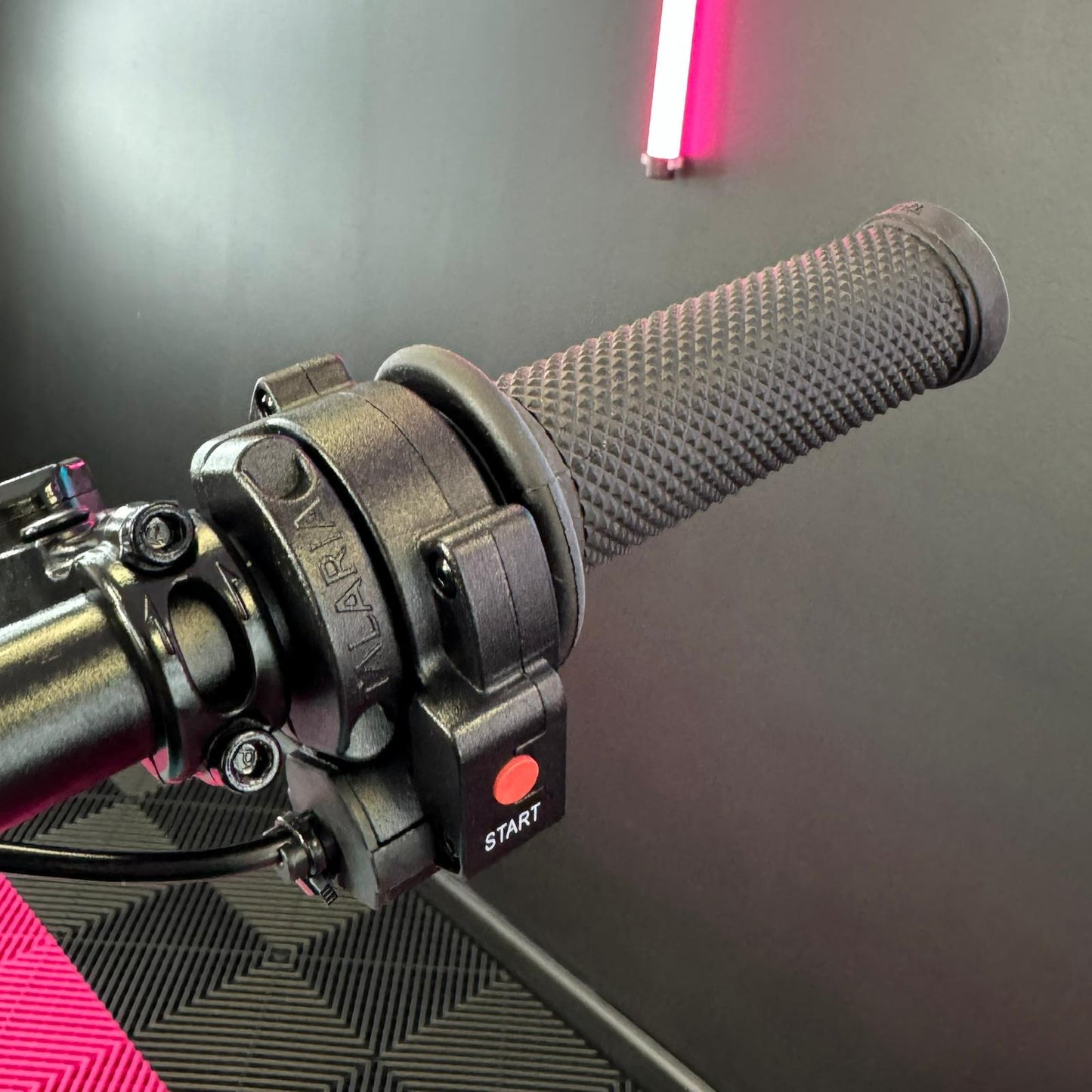 Talaria Sting R TL4000 in Red