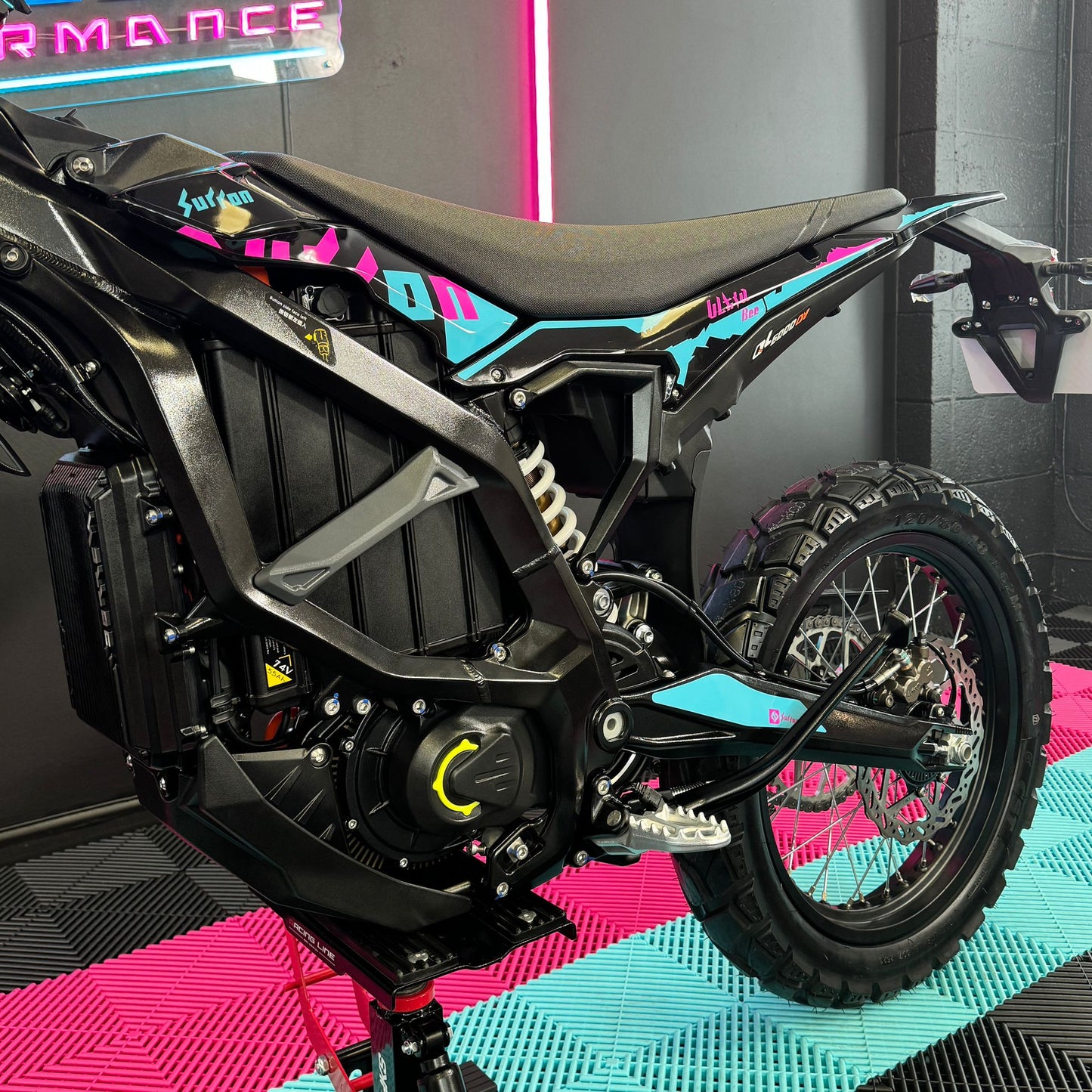 Sur-Ron Ultra Bee R Carbon Black L3E