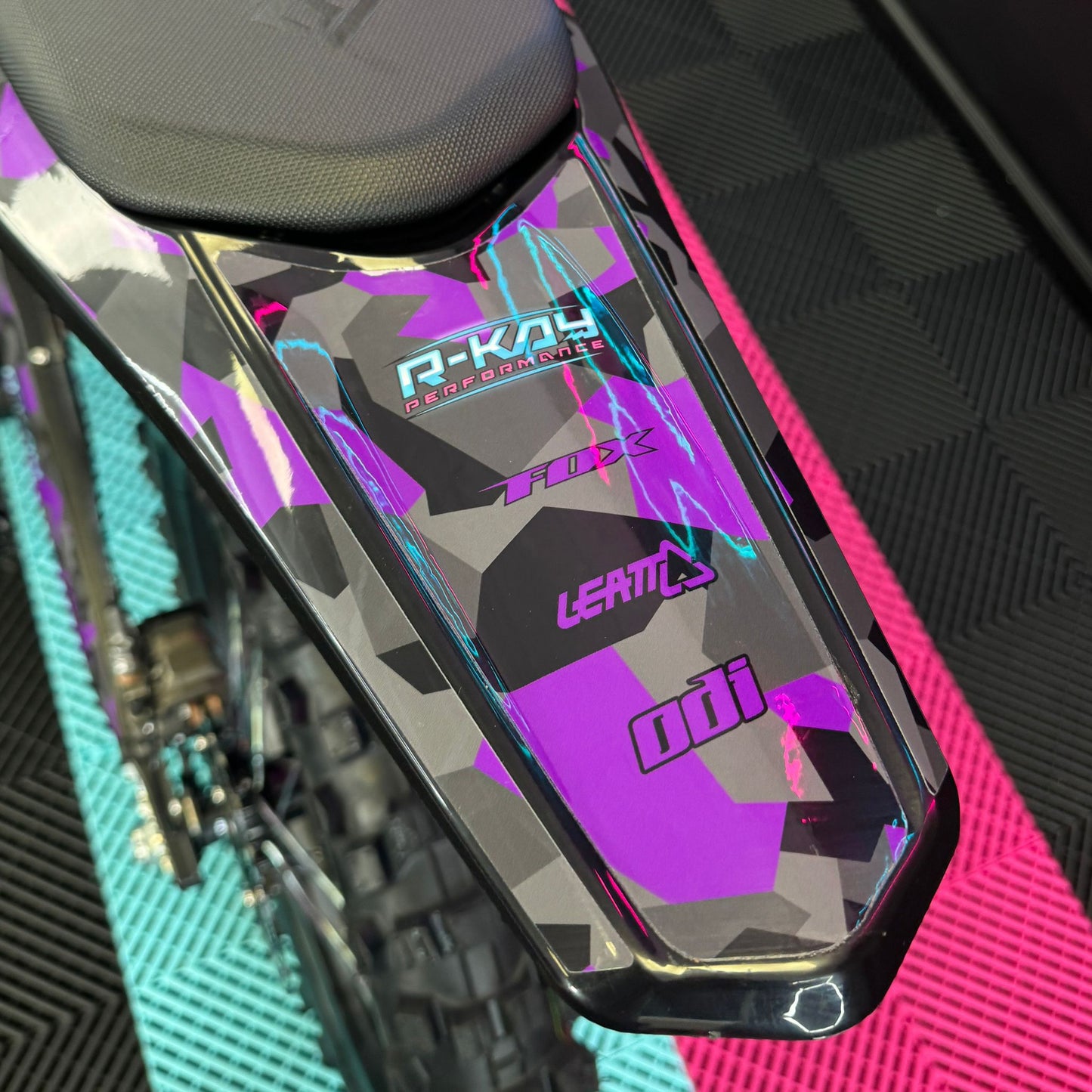 Sur-Ron Ultra Bee Carbon Black Fox Edition