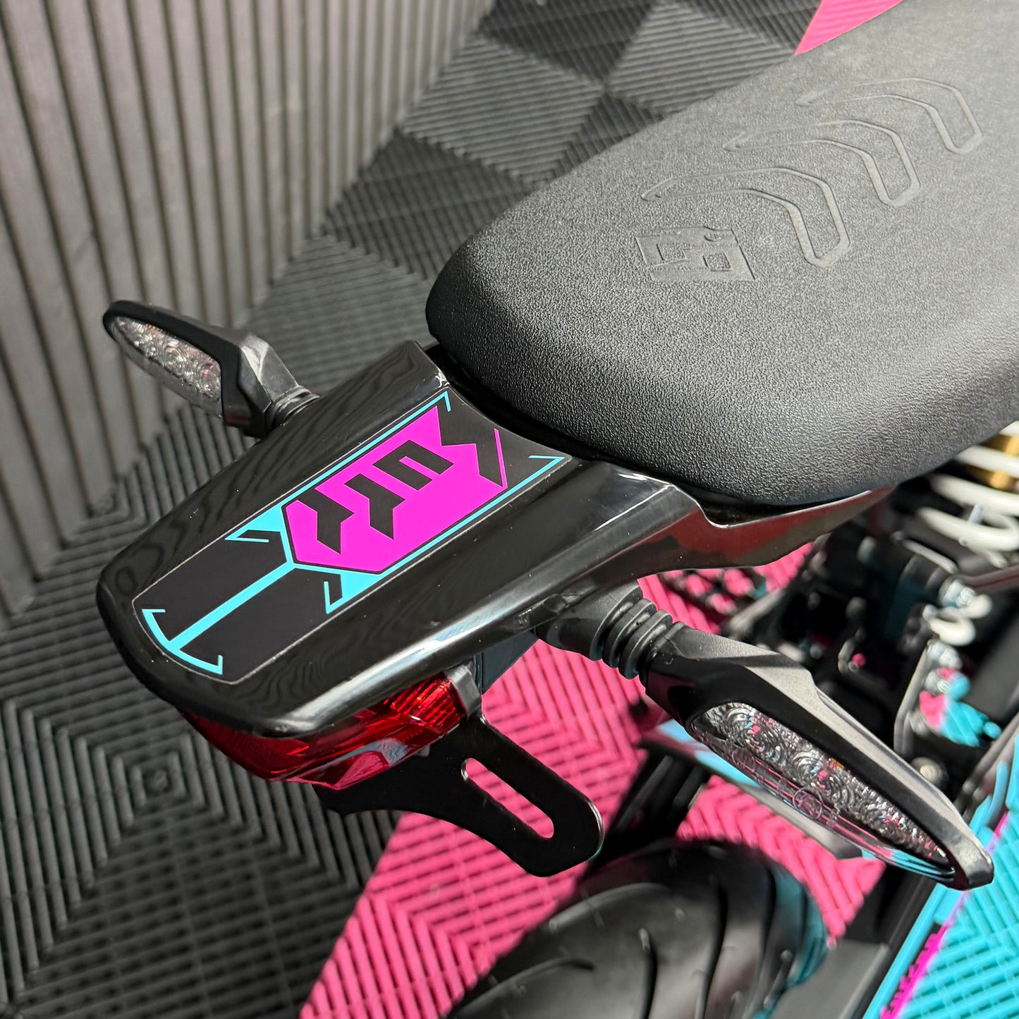 2025 Sur-Ron Light Bee X 9 Miles Race Edition