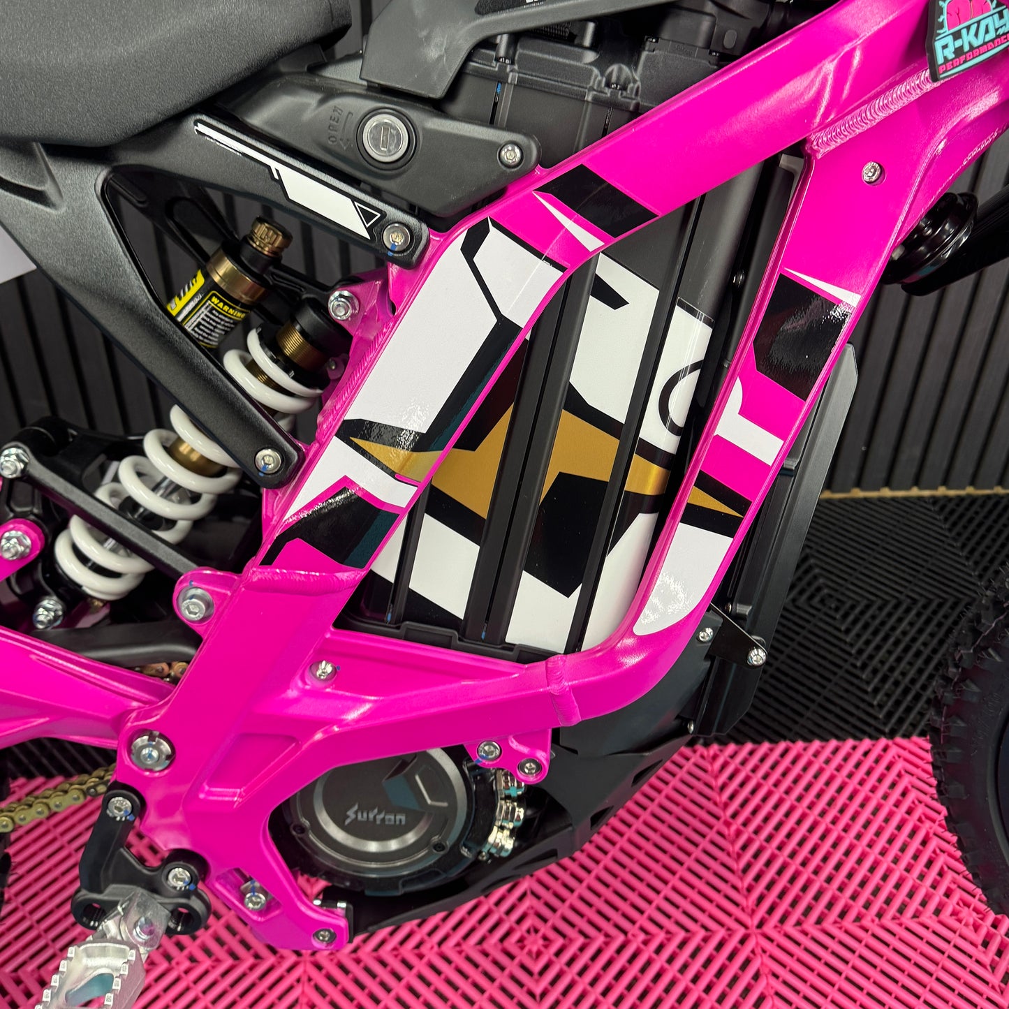 Limited Edition New Y25 Sur-Ron Light Bee X 8KW In Neon Pink