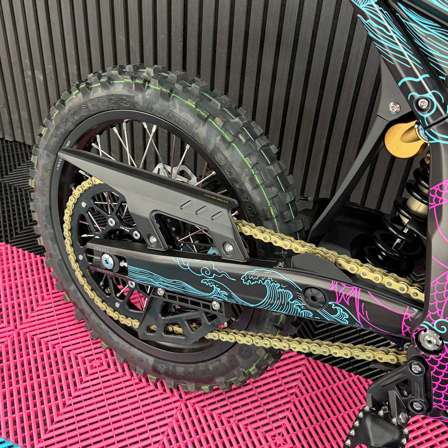 BRAND NEW TALARIA KOMODO R-KAY DRAGON EDITION