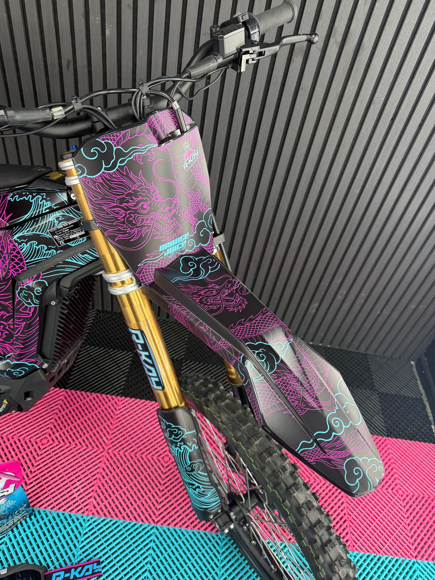 BRAND NEW TALARIA KOMODO R-KAY DRAGON EDITION