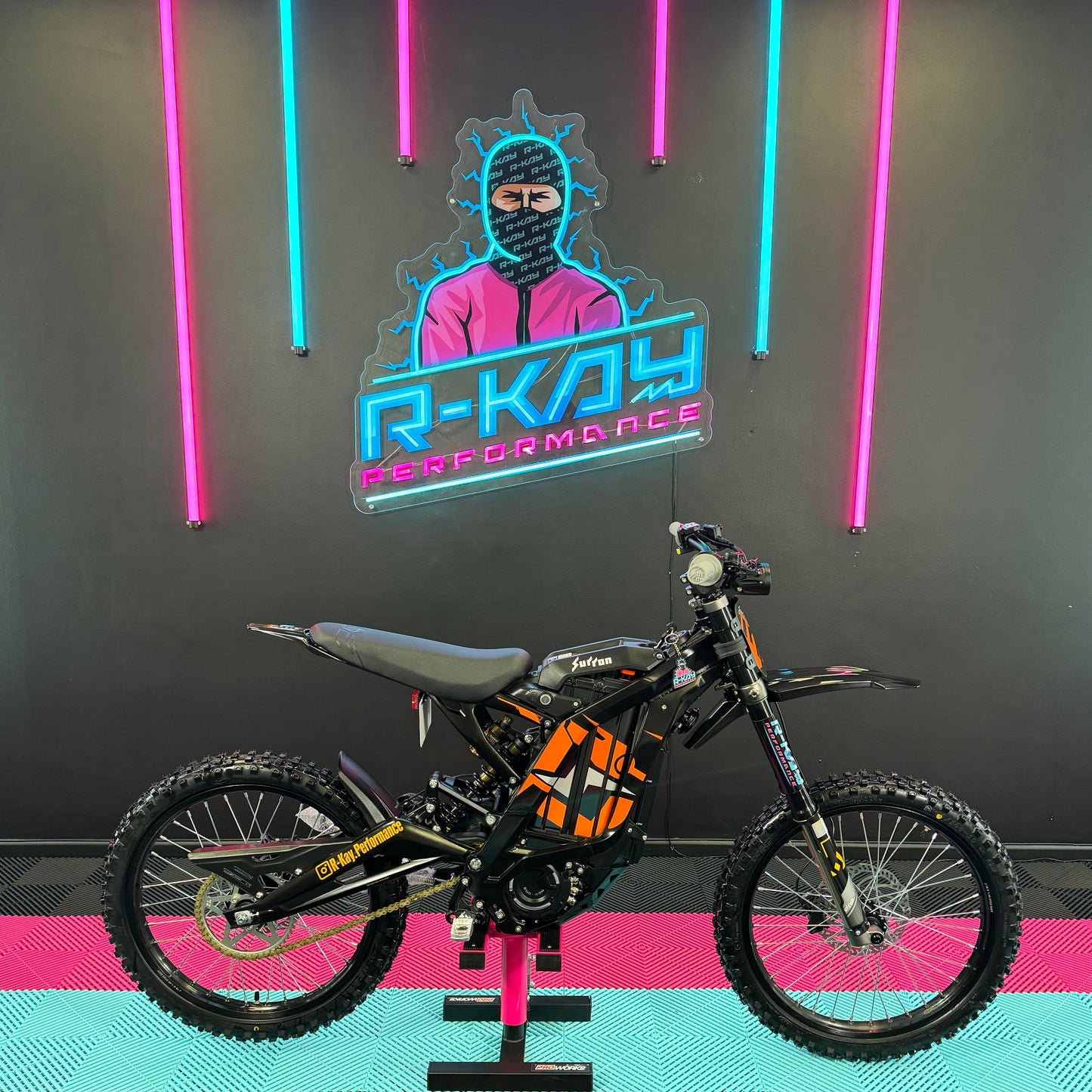 2025 8kw Sur-Ron Light Bee X 60v 40Ah In Black And Orange