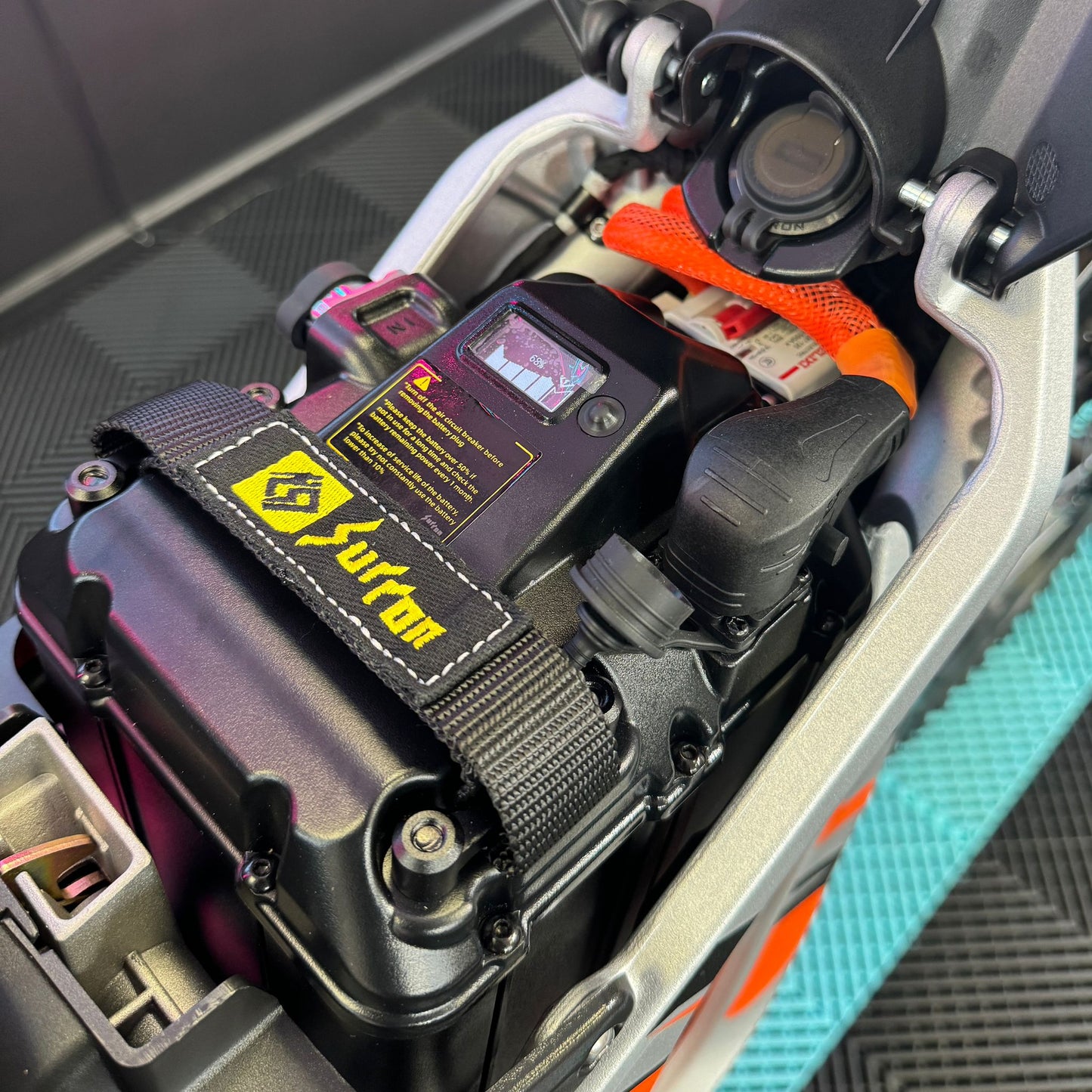 Sur-Ron Light Bee X 60v 40Ah In Silver And Orange