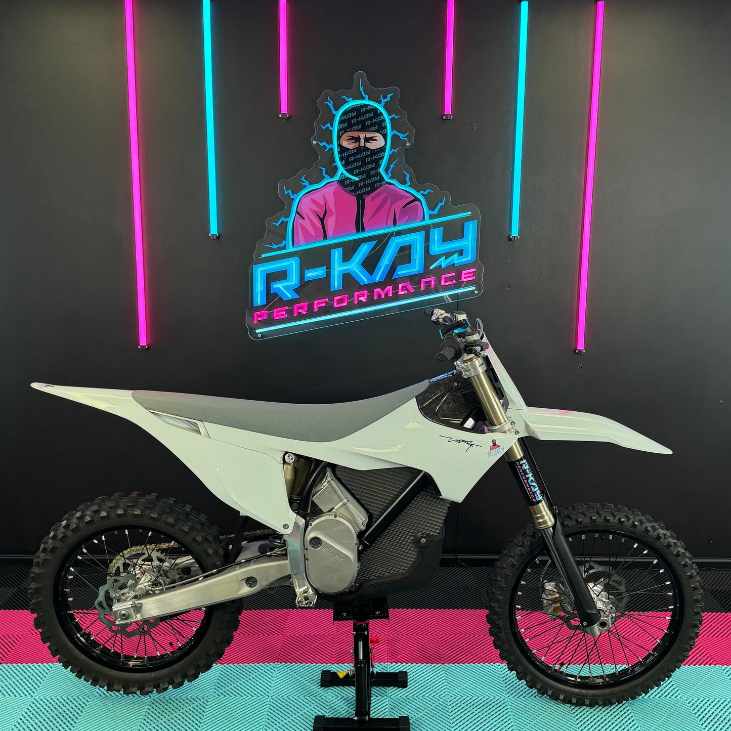 2024 Stark Varg Alpha Mx In Snow White
