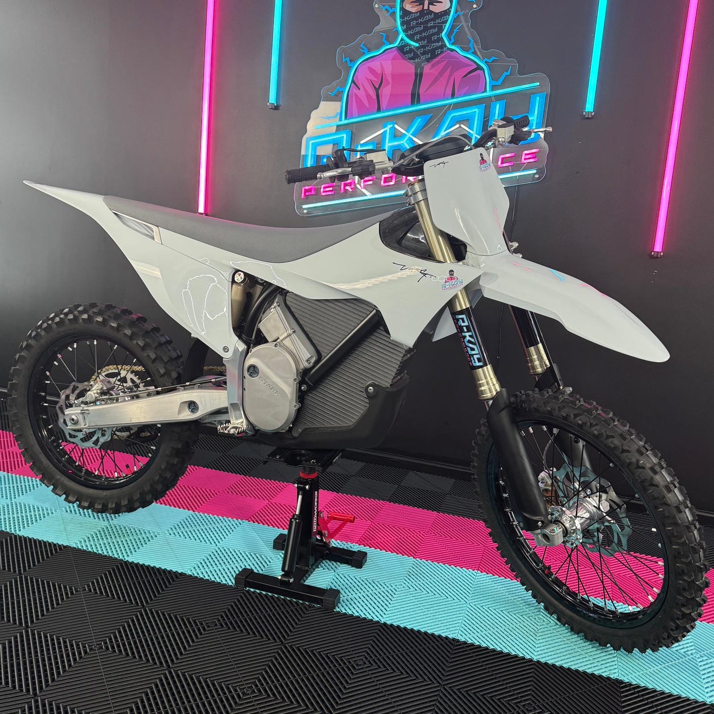 2024 Stark Varg Alpha Mx In Snow White